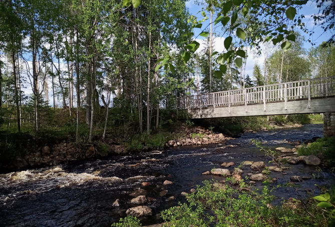 Laahtaskoski ja silta.