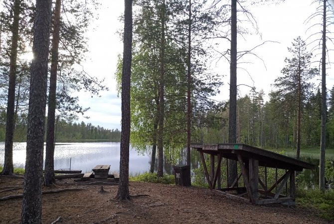 Välilanssi-niminen levähdyspaikka Laahtasella.