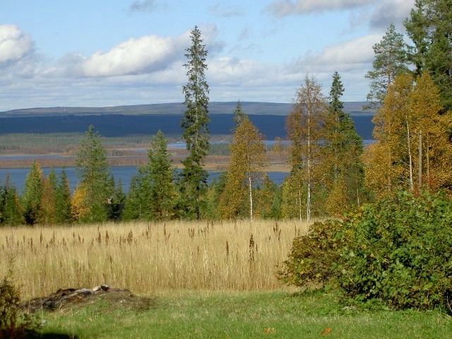 Kunta myy tontteja. Tällainen on näkymä Saukkovaaran näköalatonteilta.