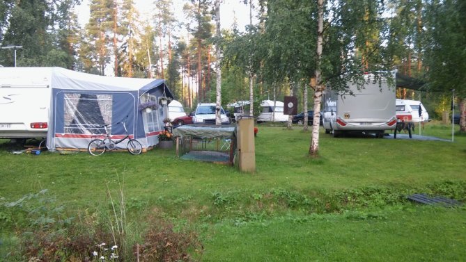 Ristijärven Pirtin camping-aluetta.