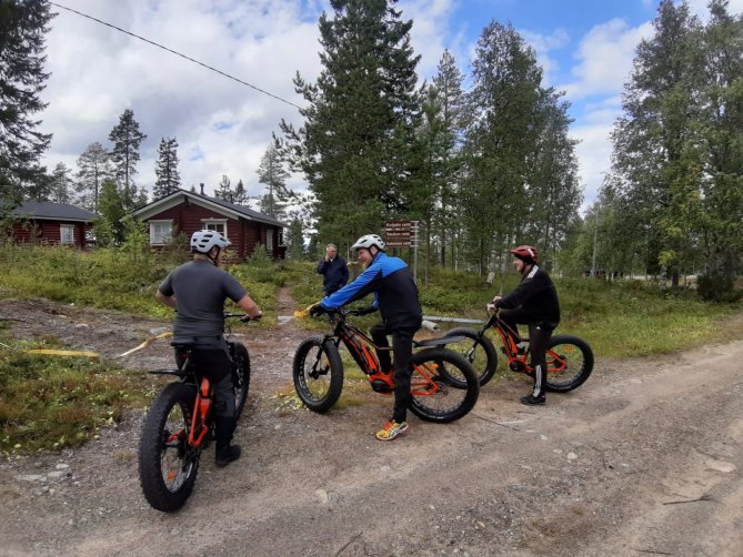 Maastopyöräilyreittejä testattiin Ristijärvellä loppukesästä 2020 reittien avajaispäivänä.