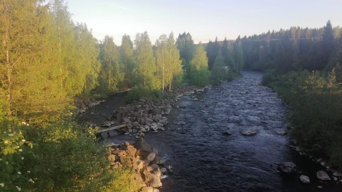 Karppalan myllyn ohi virtaava Torvenkoski